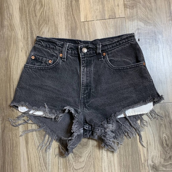 Levi's Vintage High Rise 550 Frayed Denim Jean Short Washed Black-7 - Picture 3 of 5